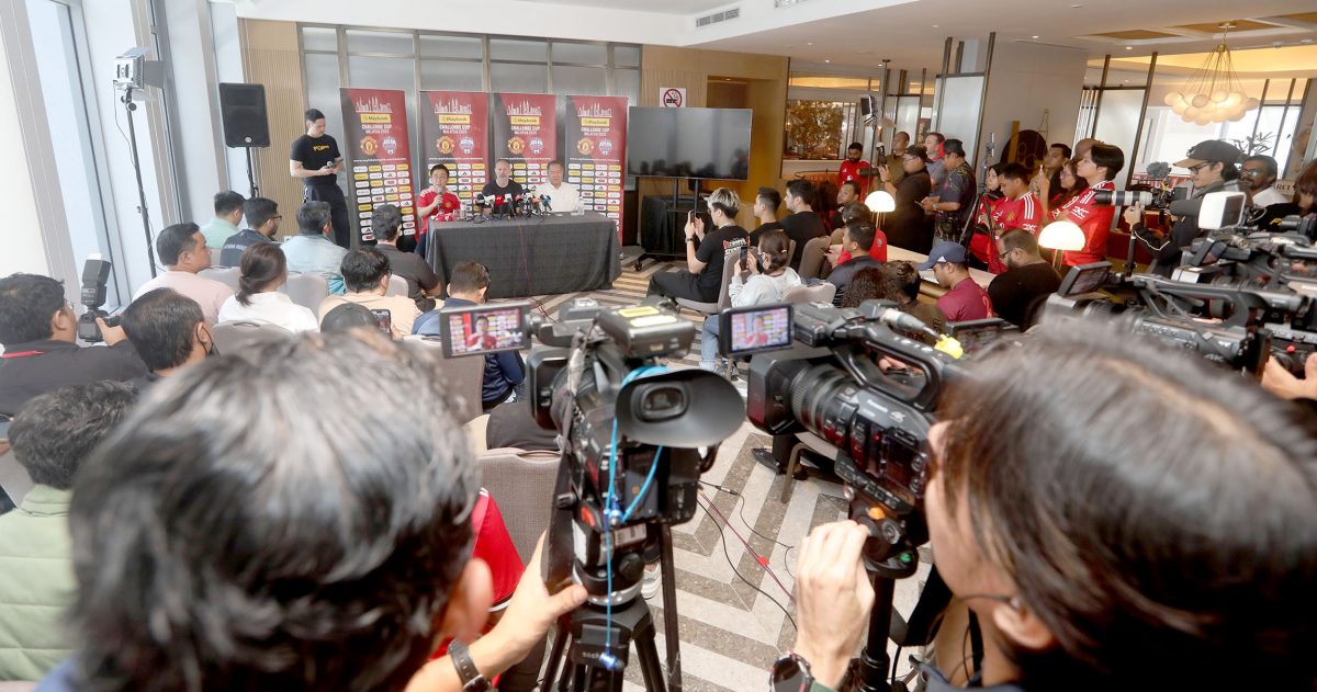 当年来马三冠王如今保级队 吉格斯:曼联迷的支持极重要