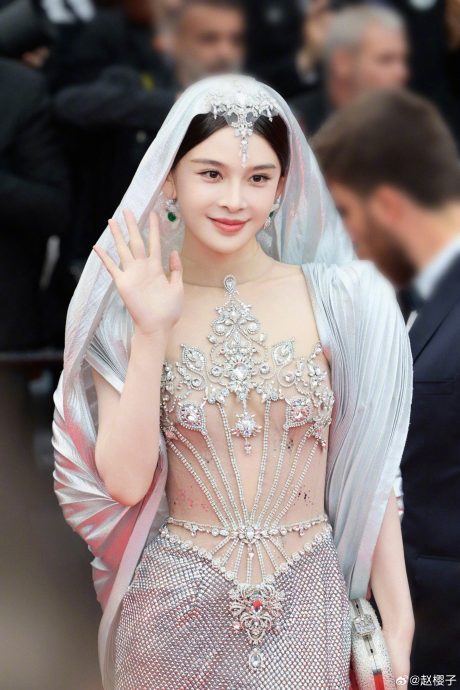 赵樱子传遭驱离康城影展 她反击:那手势是里面请