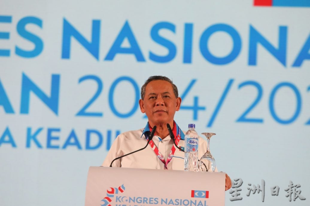 (已签发)全国:公正党大会丨拉菲兹失署理职 阿敏努丁与赛夫丁陪伴安慰