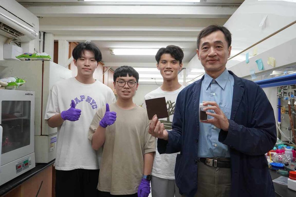废弃物再利用 台科大让咖啡渣变身环保隔音建材