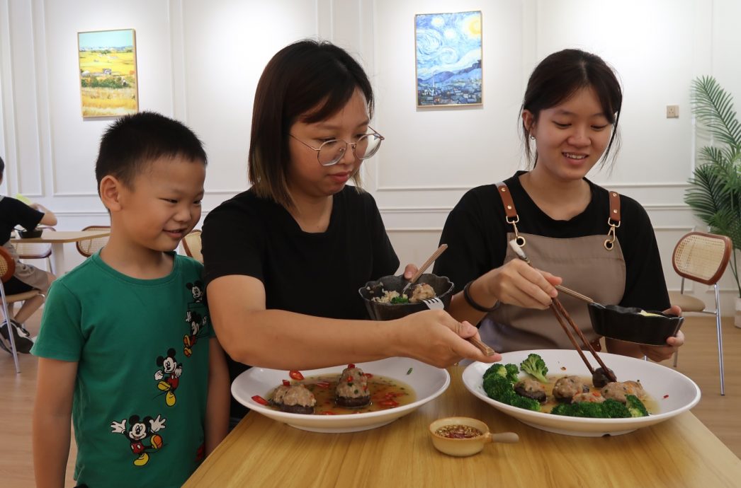 私房好菜:金玉满堂酿香菇,一菜两煮兼荤素