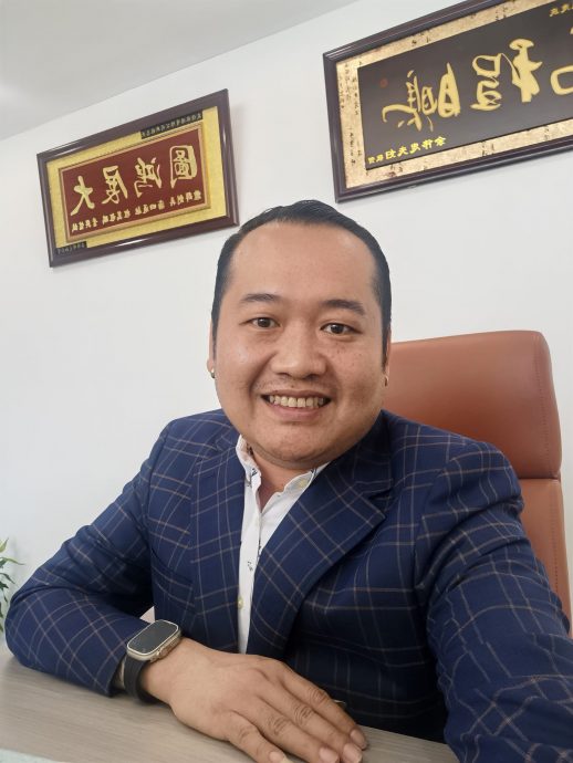 原赴中国海南带团,吴来存死因是心脏肿大