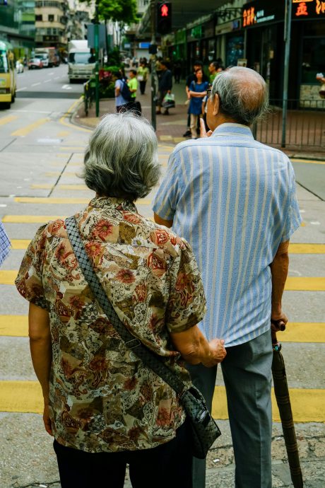 供Newswire:误信AI视频介绍“缆车景区” 老夫妻前往旅游才知是假