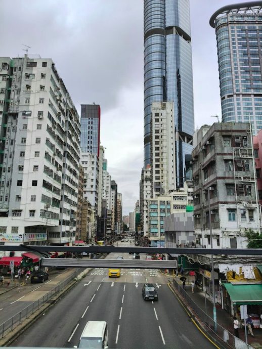供Newswire:香港如“死城”?女子列5大问题引议 网民:穷游别来