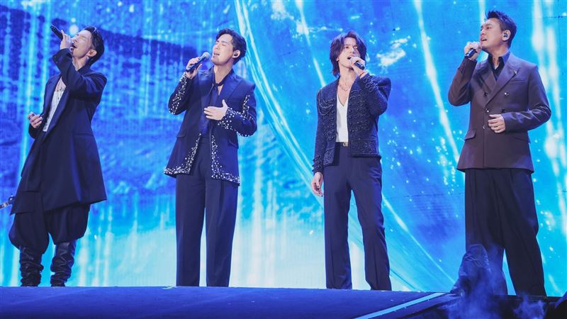 周渝民叹“熙媛走了”太催泪 唱《情非得已》再也不快乐