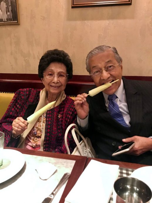 玛丽娜:爸爸今天满100岁