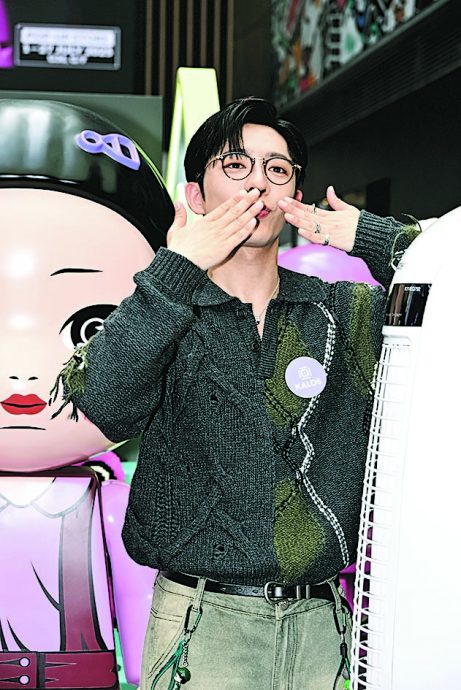 英语对白拍《模范3》 吕爵安获李帝勋赞是好演员