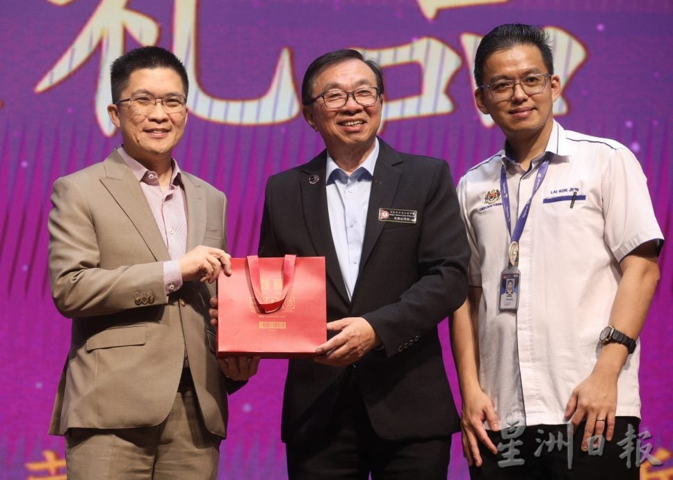 愿“A-也是A”是固定政策 王鸿财:那时说不算 学生好失望