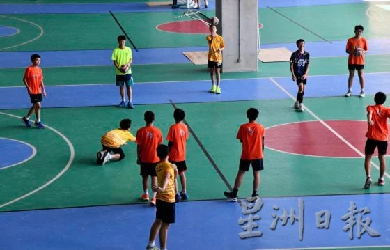【排球少年,加油!/02】天才需要打磨,更需要资源!发展排球难在哪里?资金资源到位吗?
