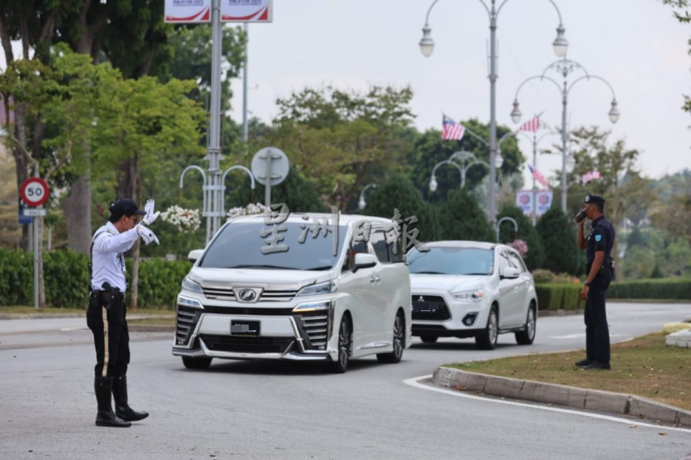 图集|泰柬边境冲突|泰柬领导人大马会谈 各方代表抵达布城首相官邸