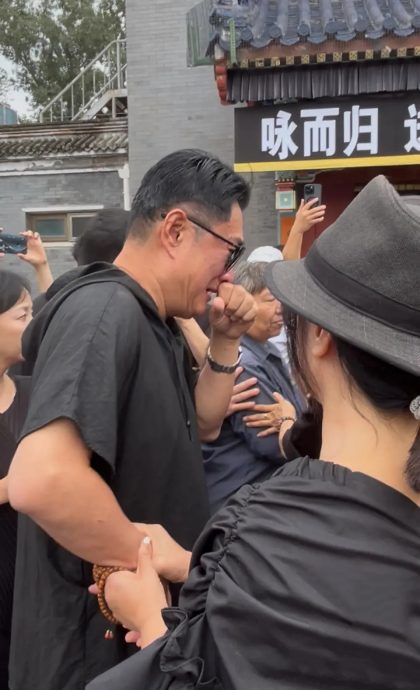 千百惠告别式改用本名 黄安泪崩致哀:放下吧老友