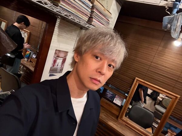 朴有天一头银发遭酸爆 韩媒:快速老化