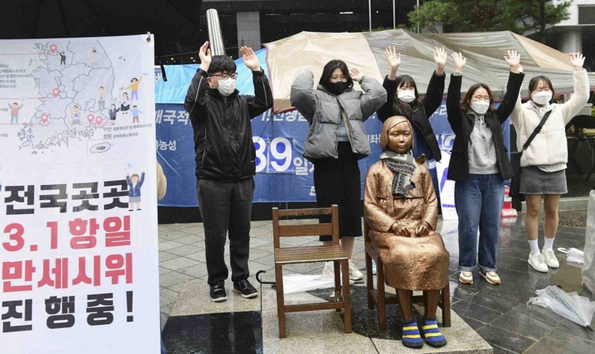 李在明:尊重韩日慰安妇协议 推翻不可取