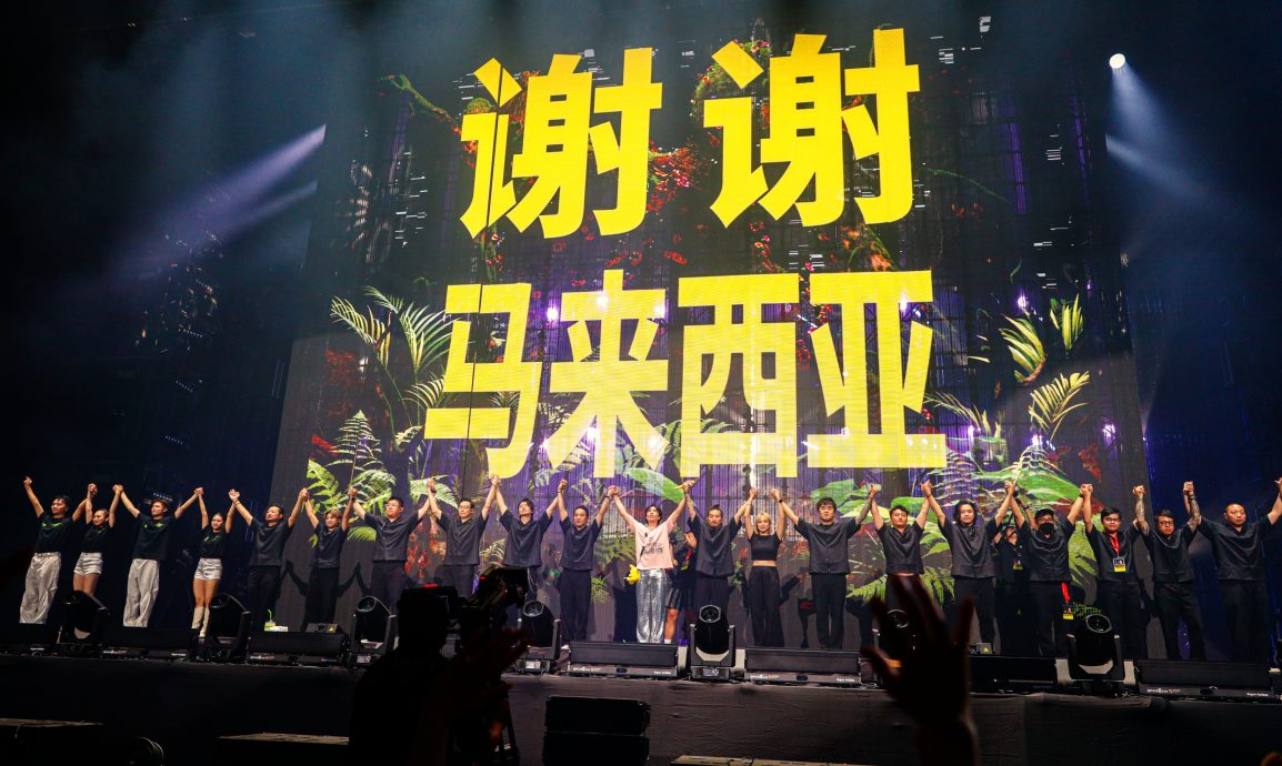 狂宠大马粉丝超时开唱 萧敬腾:罚就罚吧!