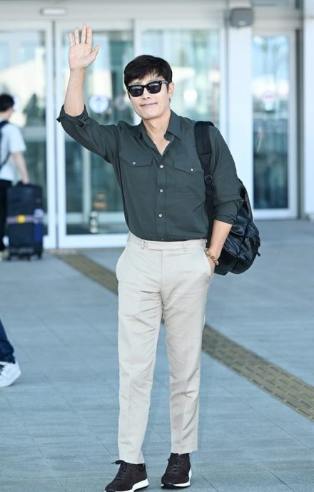 邱泽当爸后随舒淇前进威尼斯 孙艺真李炳宪出发争奖