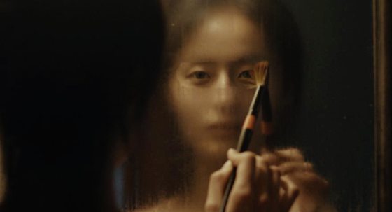 陈头头/《Renoir》、《Winter in Sokcho》:夏天与冬天的少女肖像