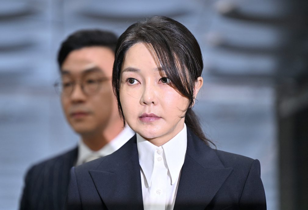 韩前第一夫人遭羁押 一餐4块半地板床垫过夜