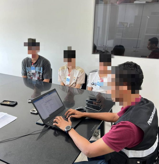 鸡骨头事件/MCMC传3人录供 罪成可判50万罚款 坐牢2年