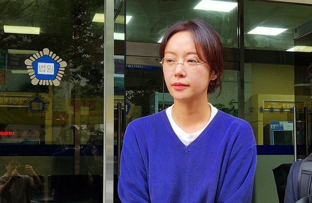 挪用公款案被判缓刑4年 黄正音当庭落泪