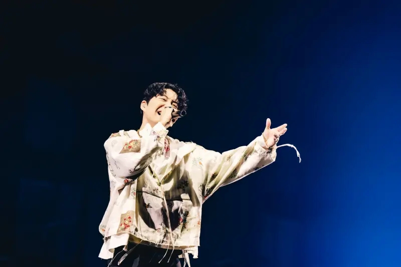 星野源飙唱新垣结衣定情曲 被求婚笑喊:我想一下