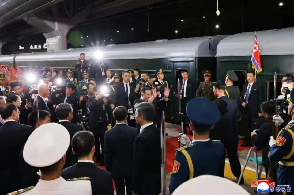 金正恩结束访华行程 乘坐专列返回朝鲜