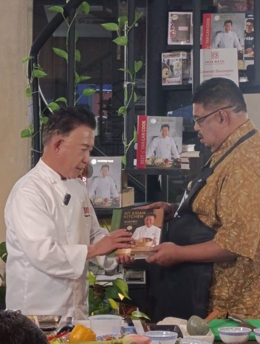 首长:用美食推广旅游新契机