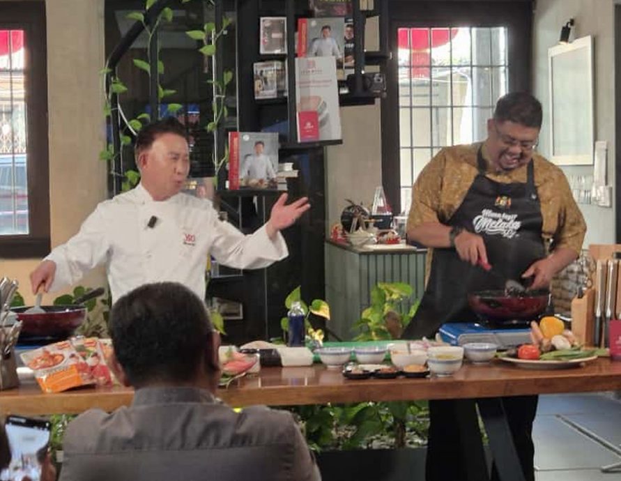 首长:用美食推广旅游新契机