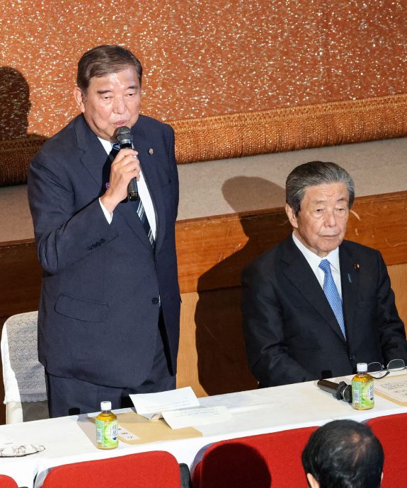 麻生、高市拟提前总裁选举 逼日相石破茂下台