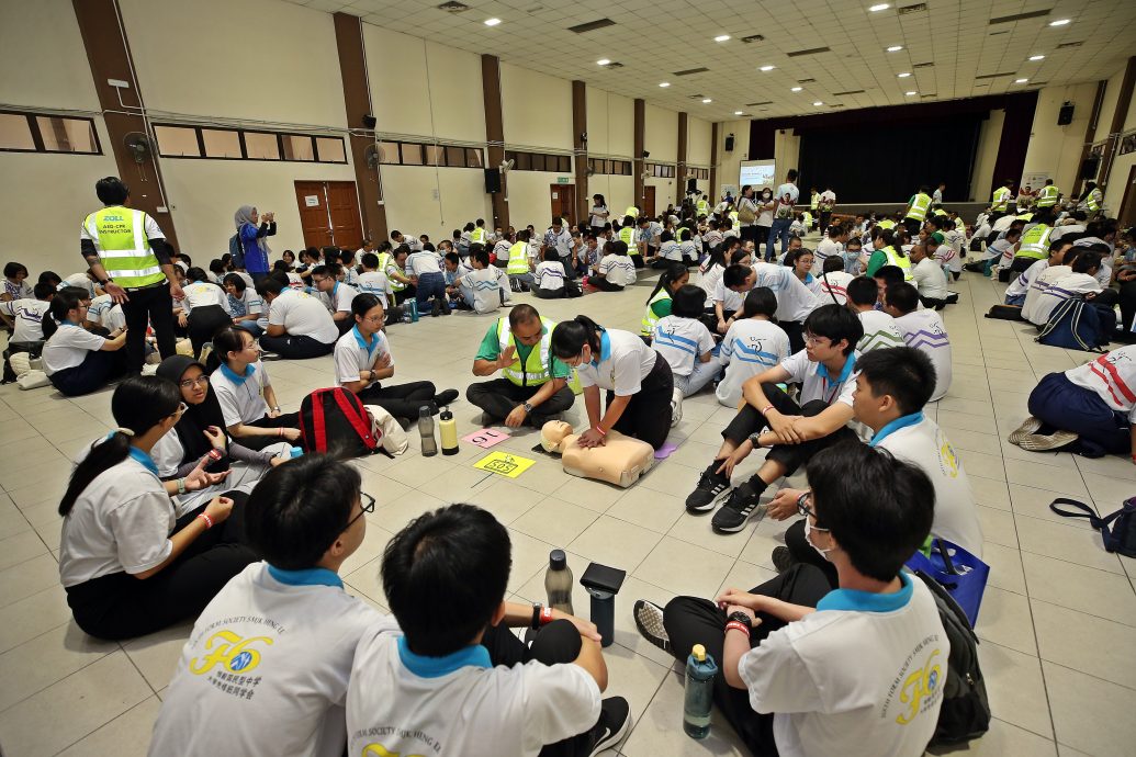 (全国版)东北县36中学2292中学生参与急救培训,缔最大规模大马纪录大全新纪录