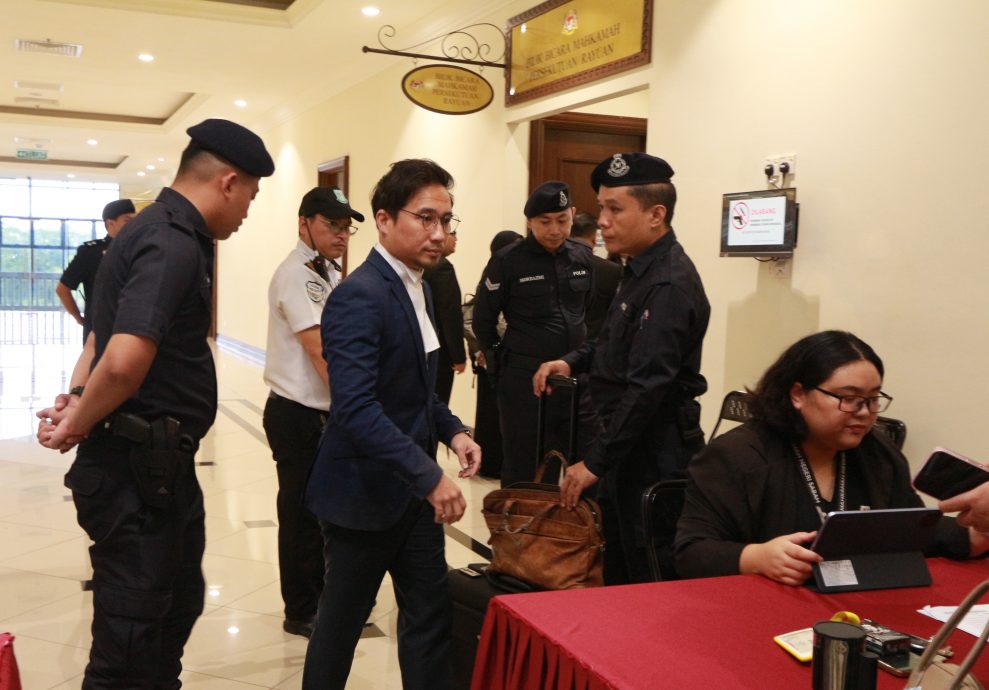 (验尸庭)医生:已劝解剖 但母亲放弃