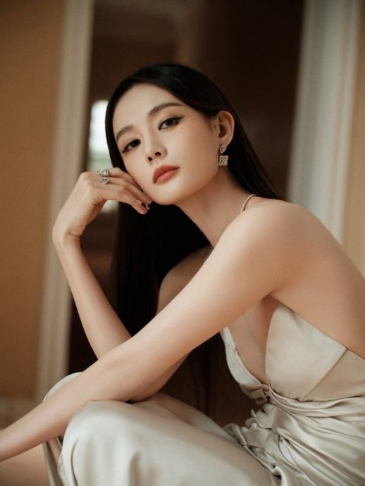 “许妍”穿搭太出圈? 李一桐新剧妆造涉抄赵露思