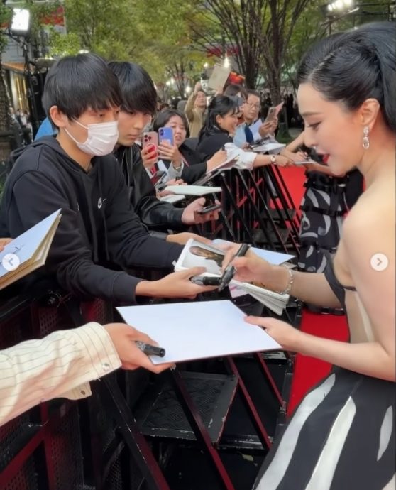 东京影展再抢影后 范冰冰获开路走红毯半小时