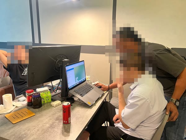 侦破豪宅线上赌博中心 移民局:逮捕11中国人