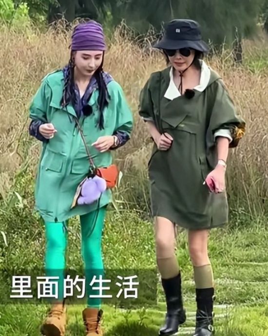 张柏芝刘嘉玲惊喜探班 与《爱.回家》剧组罕见世纪同框