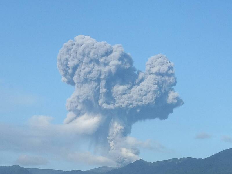 日本政府观测111座活火山现状 5座列重点评估对象