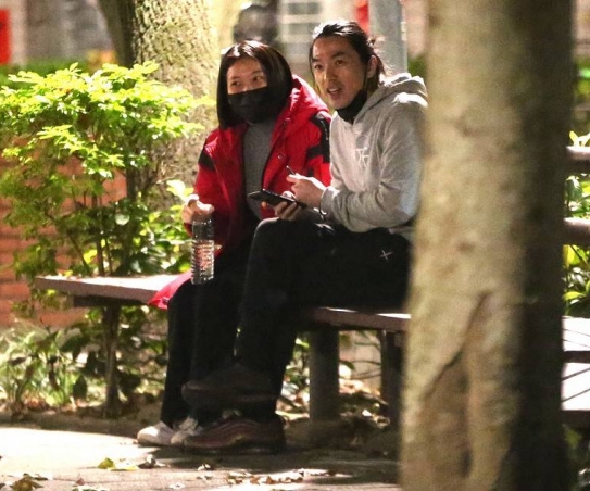 李威妻涉精舍杀人案 开庭哽咽不认罪