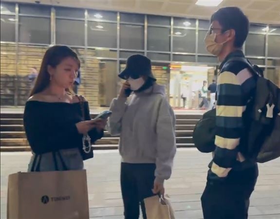 李威妻涉精舍杀人案 开庭哽咽不认罪