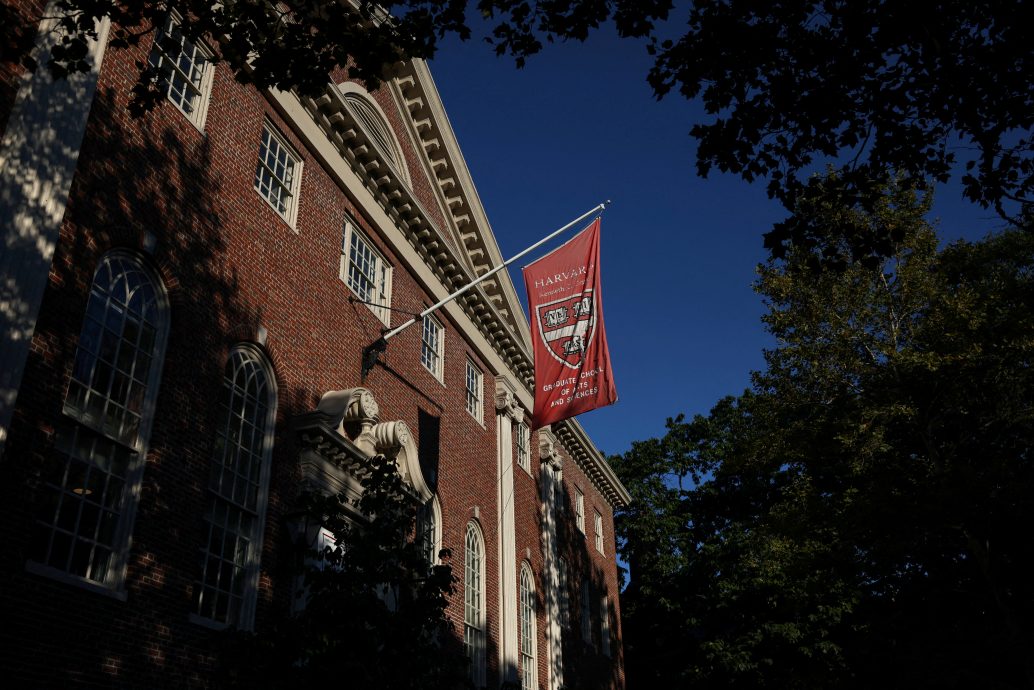 特朗普政策导致外籍生大减 美各大学苦不堪言