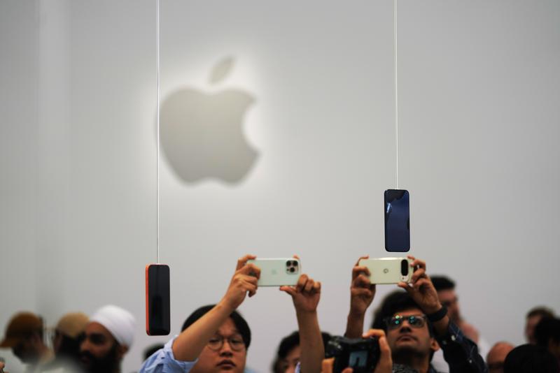 看世界)苹果iPhone Air中国预购5分钟售罄