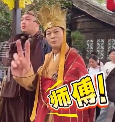 艺人新晋再就业舞台!苑琼丹李国麟换装中国景区打工