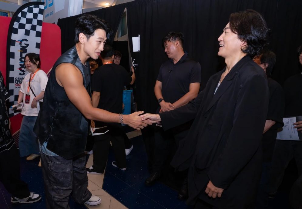 韩流天王Rain秒变迷弟 见郑伊健兴奋喊:从小看你的戏
