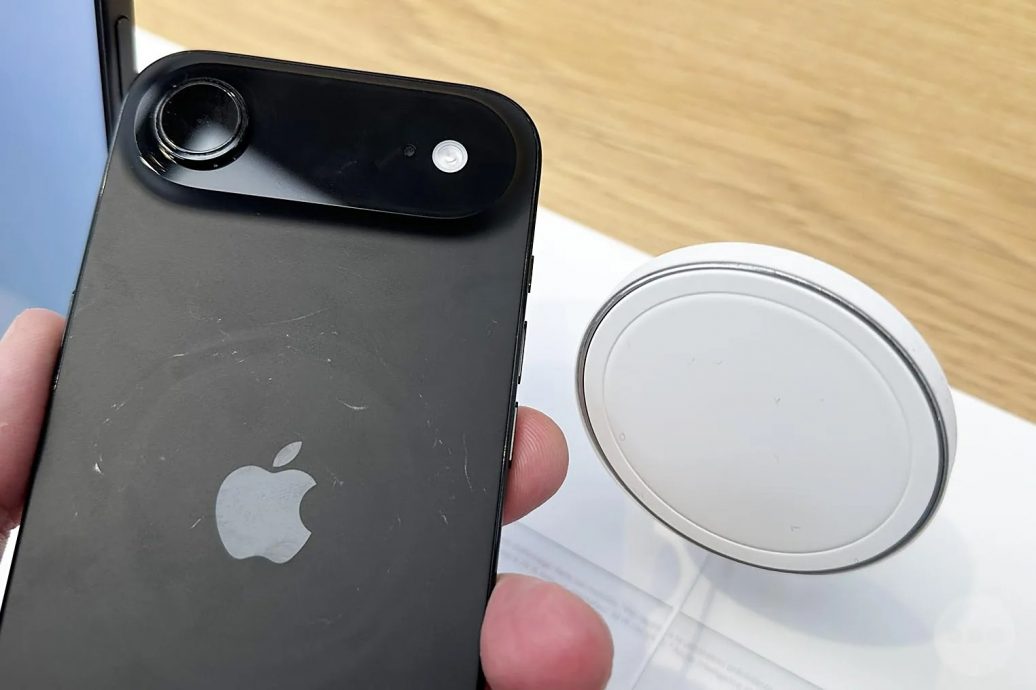 iPhone 17深色机背惊现刮痕 苹果悄悄“动手脚”补救!