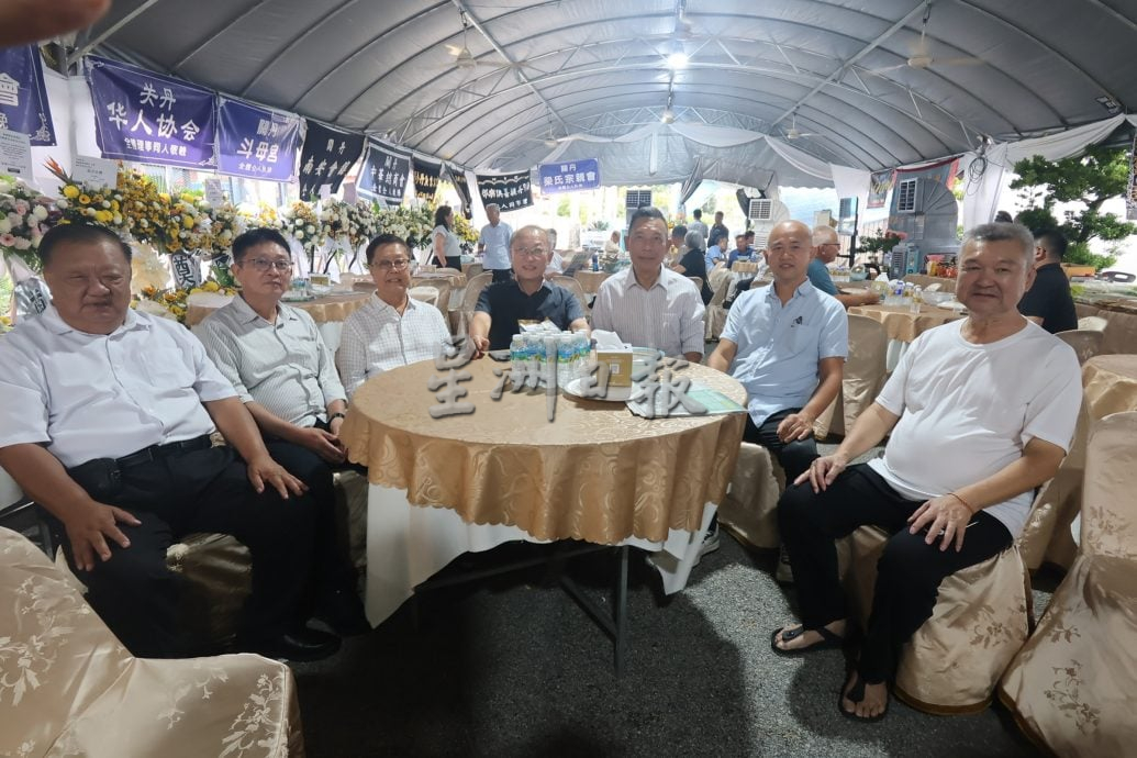 在日前华总改选中无缘当选总会长及署理总会长的彭亨华团联合会会长丹斯里吴明璋与吉兰丹中华大会堂会长拿督黄保俊皆表示,选举结果已尘埃落定