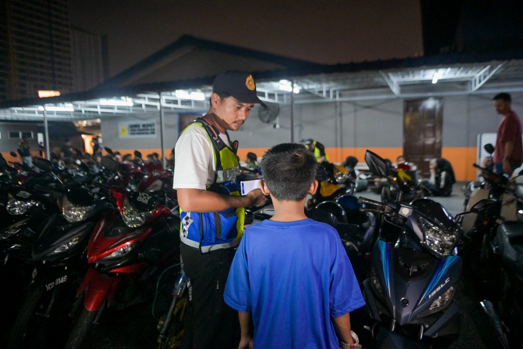 13岁童深夜玩“超人式”特技 53名未成年骑士落网