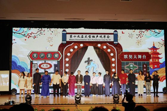 【快乐的职业/03】说学逗唱,让人发笑,也让人反思──相声演员姚智祥