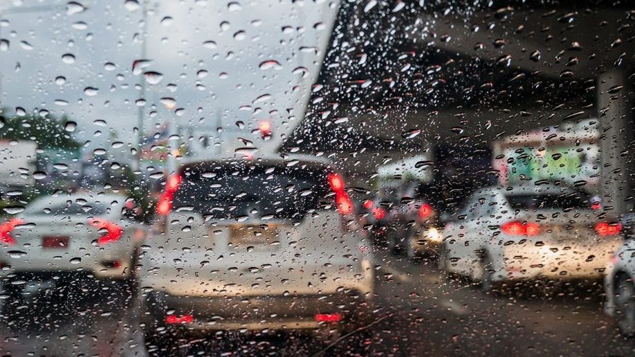 东北季风料持续至明年3月 · 丹登强降雨年杪扩及彭柔