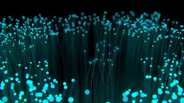 中国光纤传输距离新突破 一秒传完500部高解析度电影