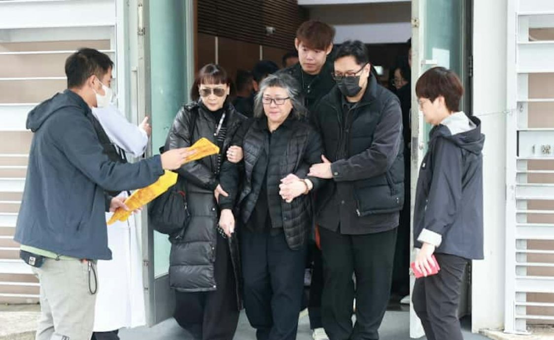 为许绍雄扶灵 罗乐林是亲妹夫