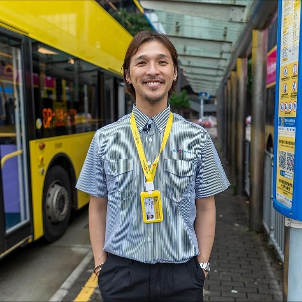 受港影视寒冬影响 黄又南转驾巴士另谋生计