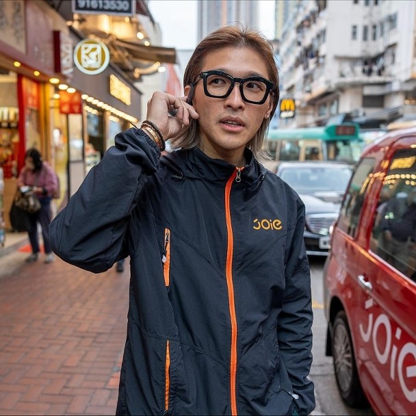 受港影视寒冬影响 黄又南转驾巴士另谋生计